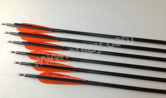 pure carbon arrows+rubber feathers+steel arrowheads